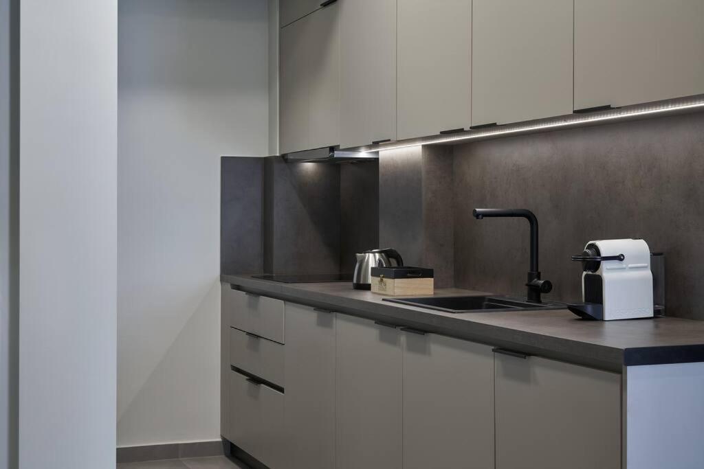 Little Gem: Modern Urban Retreat Διαμέρισμα Αθήνα Εξωτερικό φωτογραφία