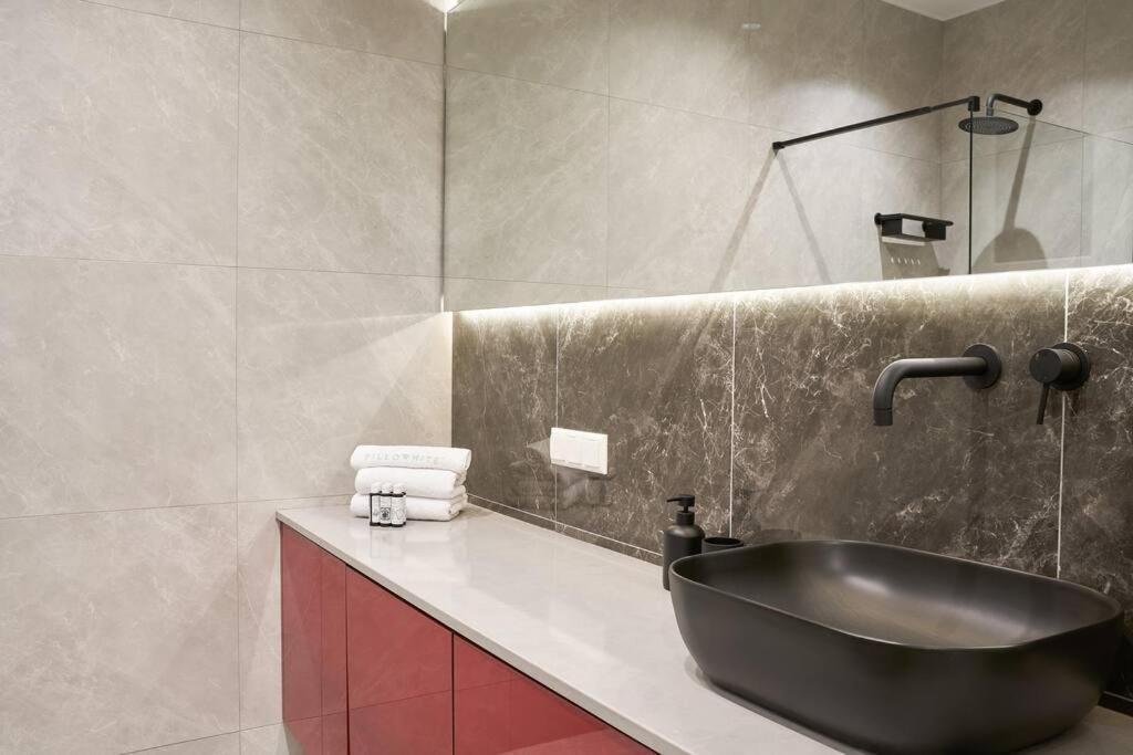 Little Gem: Modern Urban Retreat Διαμέρισμα Αθήνα Εξωτερικό φωτογραφία